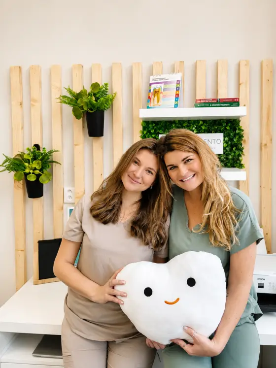 HappyDento Lužiny – dentální hygienistky s plyšovým zubem